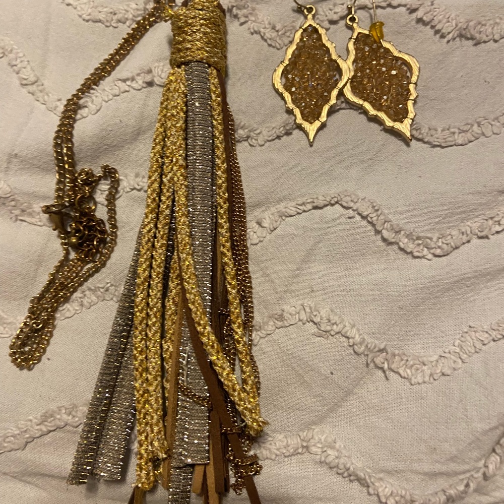 Gold necklace and earring set